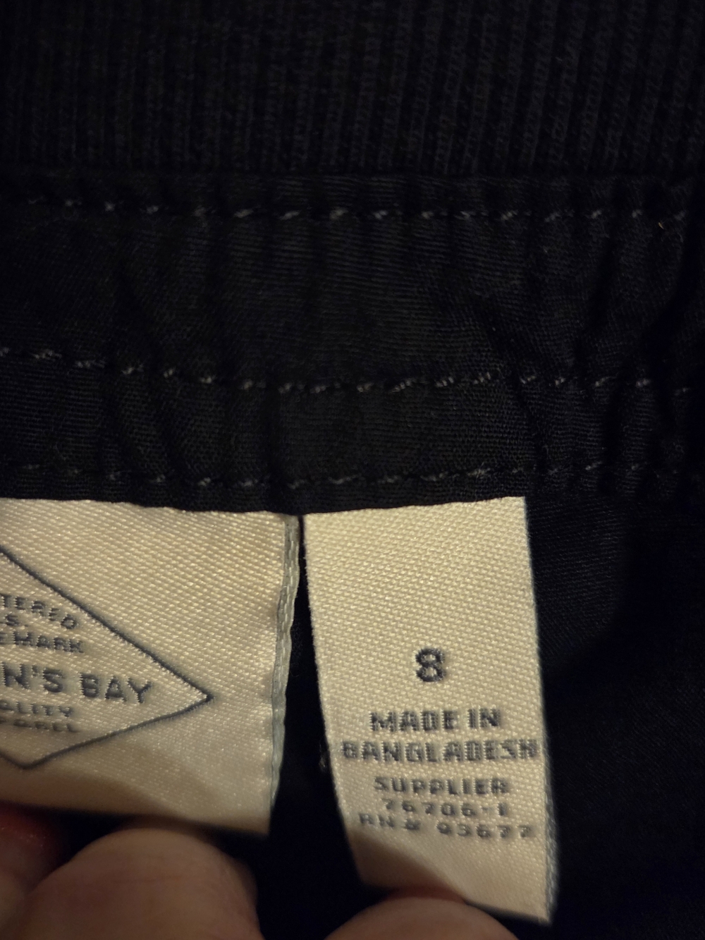 St. John's Bay Black Cargo Shorts Size 8 - Picture 2 of 6
